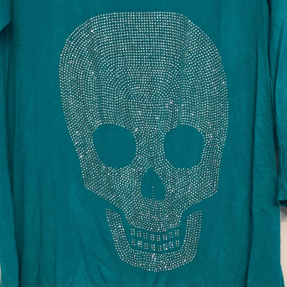 Women’s teal top with bling skull XL